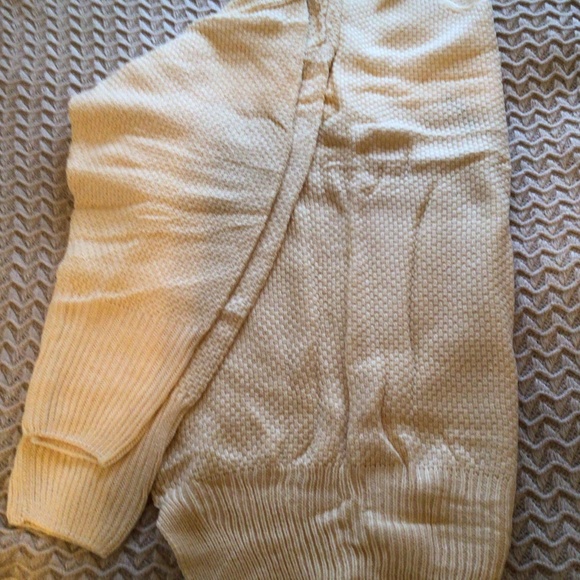 Boutique Khaki oversized rib knit sweater in xl - Picture 6 of 10